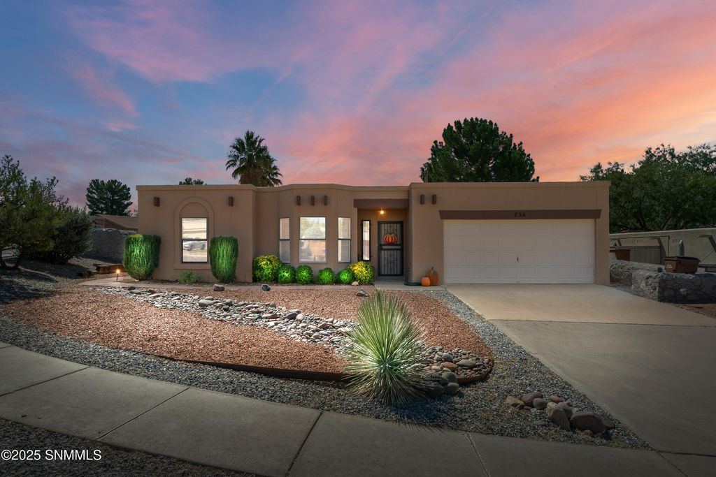 736 Homestead Circle, Las Cruces, NM 88011