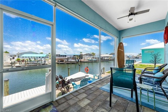 3026 Trawler LN, St. James City, FL 33956
