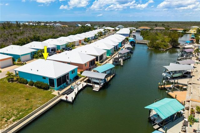 3026 Trawler LN, St. James City, FL 33956