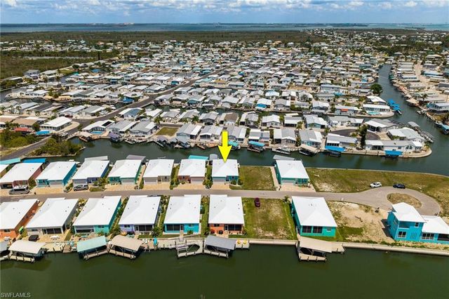 3026 Trawler LN, St. James City, FL 33956