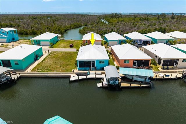 3026 Trawler LN, St. James City, FL 33956