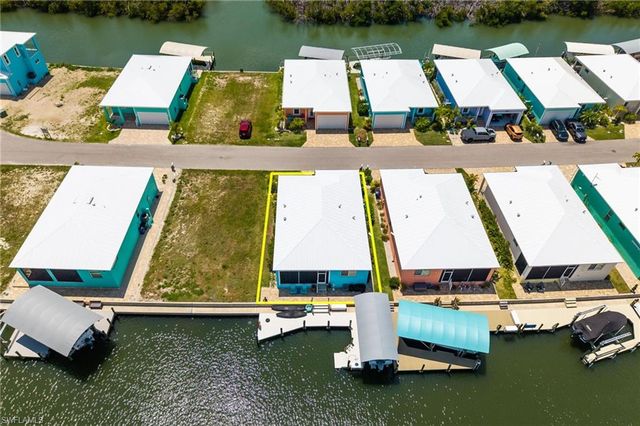3026 Trawler LN, St. James City, FL 33956