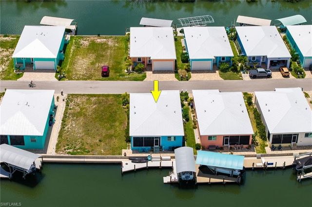3026 Trawler LN, St. James City, FL 33956