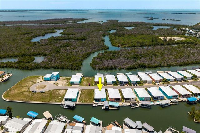 3026 Trawler LN, St. James City, FL 33956