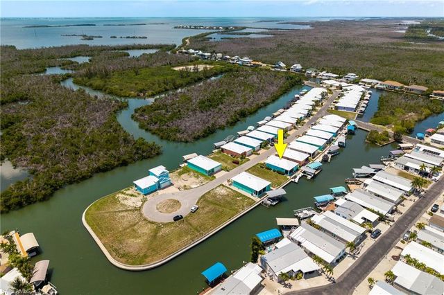 3026 Trawler LN, St. James City, FL 33956