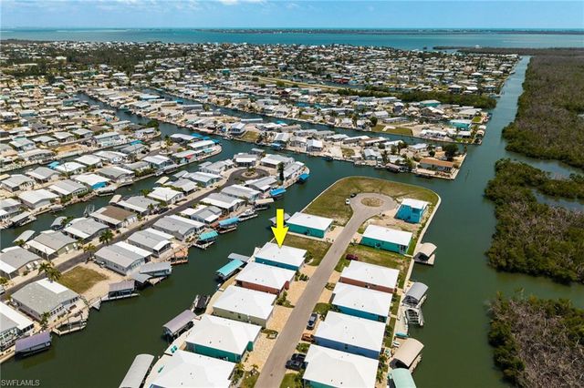3026 Trawler LN, St. James City, FL 33956