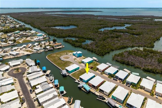 3026 Trawler LN, St. James City, FL 33956