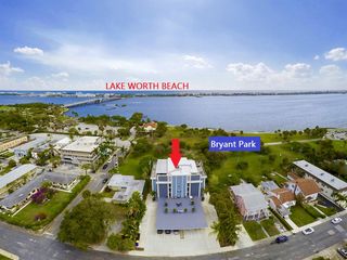 208 S Lakeside Drive 202, Lake Worth Beach, FL 33460