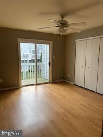 211 PARK PLACE DR, Cherry Hill, NJ 08002