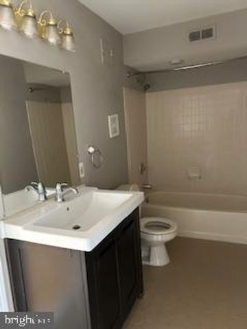 211 PARK PLACE DR, Cherry Hill, NJ 08002