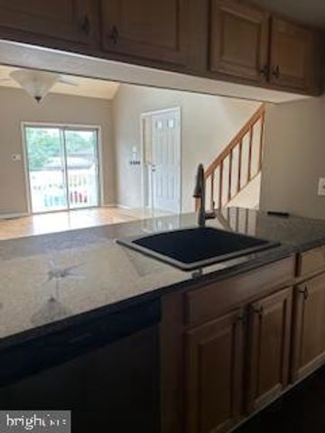 211 PARK PLACE DR, Cherry Hill, NJ 08002