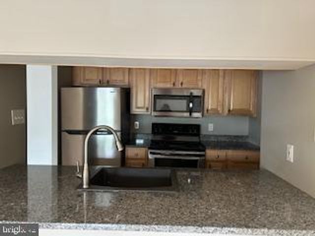 211 PARK PLACE DR, Cherry Hill, NJ 08002