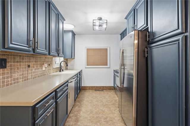 4929 N Cleveland Avenue, Kansas City, MO 64119