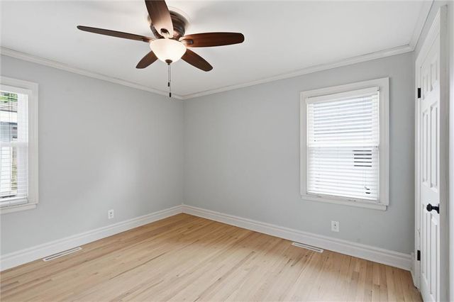 4929 N Cleveland Avenue, Kansas City, MO 64119