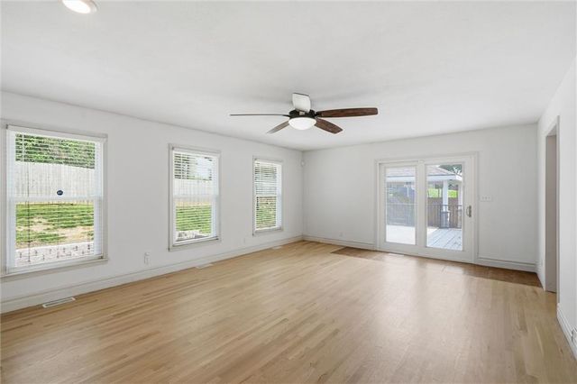 4929 N Cleveland Avenue, Kansas City, MO 64119
