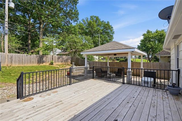 4929 N Cleveland Avenue, Kansas City, MO 64119