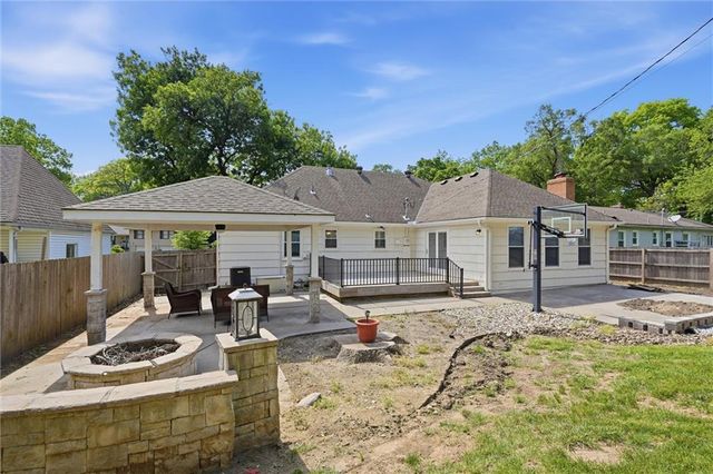 4929 N Cleveland Avenue, Kansas City, MO 64119