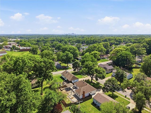4929 N Cleveland Avenue, Kansas City, MO 64119
