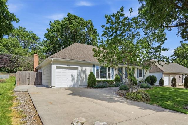 4929 N Cleveland Avenue, Kansas City, MO 64119