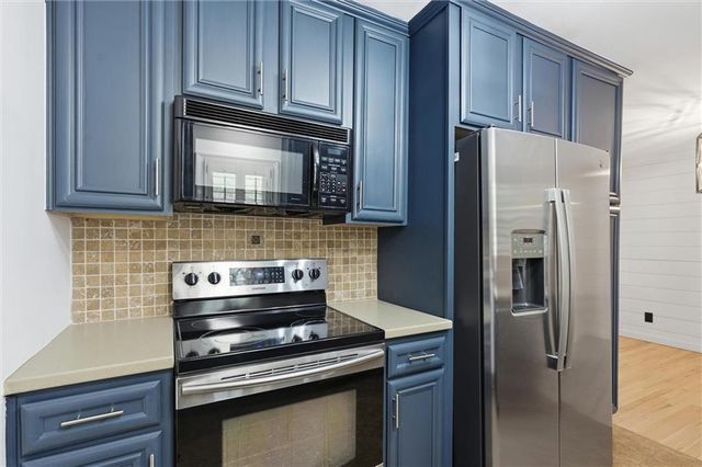 4929 N Cleveland Avenue, Kansas City, MO 64119