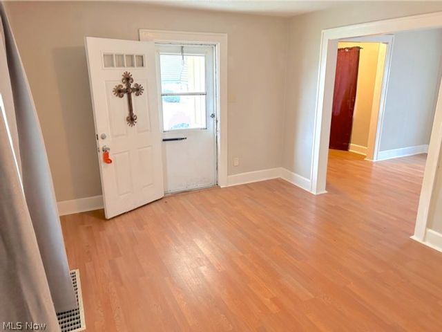 627 Roscoe Avenue, Akron, OH 44306
