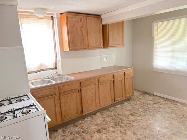 627 Roscoe Avenue, Akron, OH 44306