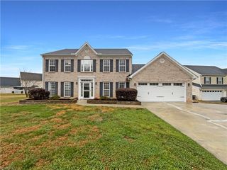 132 Stone Moss Lane, Winston-salem, NC 27127