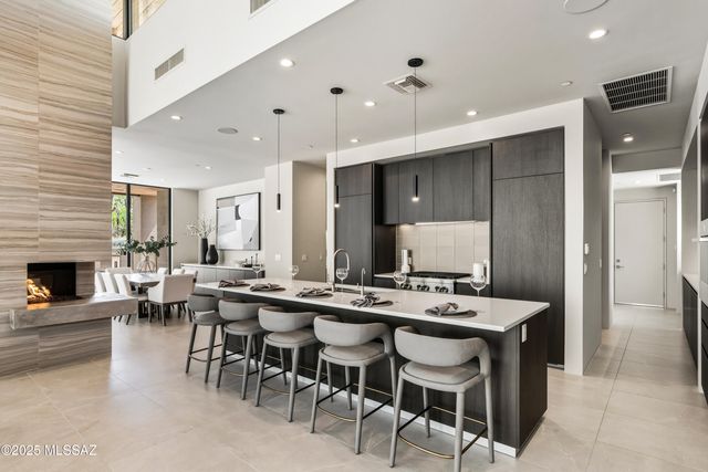 6384 W Rockpoint Ridge Place, Marana, AZ 85658