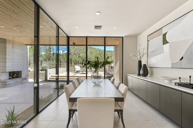 6384 W Rockpoint Ridge Place, Marana, AZ 85658