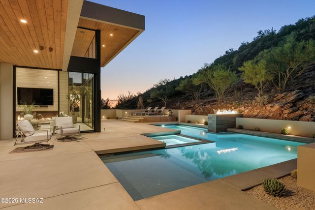 6384 W Rockpoint Ridge Place, Marana, AZ 85658