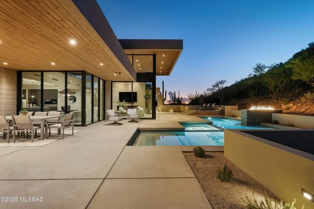 6384 W Rockpoint Ridge Place, Marana, AZ 85658