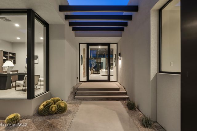 6384 W Rockpoint Ridge Place, Marana, AZ 85658