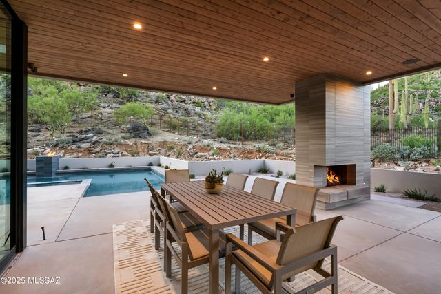 6384 W Rockpoint Ridge Place, Marana, AZ 85658