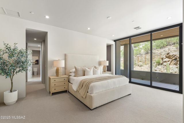 6384 W Rockpoint Ridge Place, Marana, AZ 85658