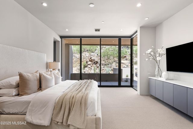 6384 W Rockpoint Ridge Place, Marana, AZ 85658