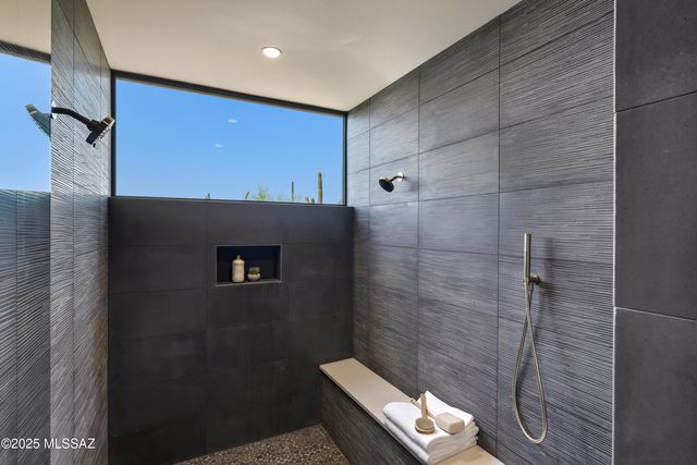 6384 W Rockpoint Ridge Place, Marana, AZ 85658