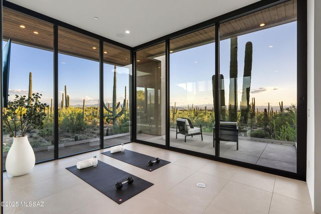 6384 W Rockpoint Ridge Place, Marana, AZ 85658