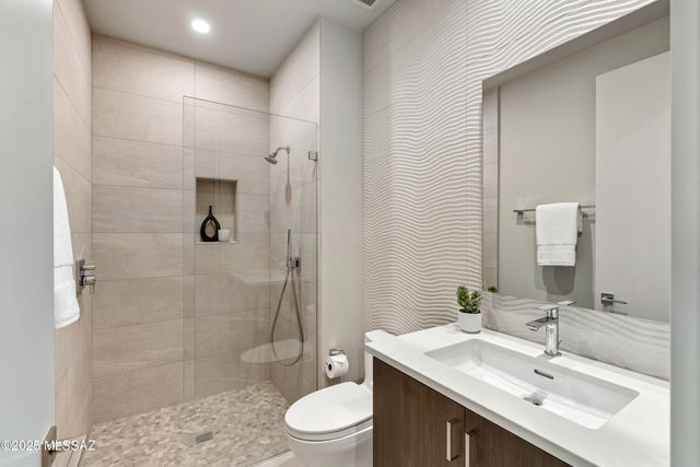 6384 W Rockpoint Ridge Place, Marana, AZ 85658