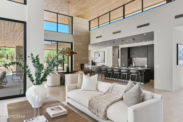 6384 W Rockpoint Ridge Place, Marana, AZ 85658