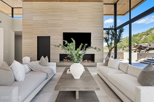 6384 W Rockpoint Ridge Place, Marana, AZ 85658