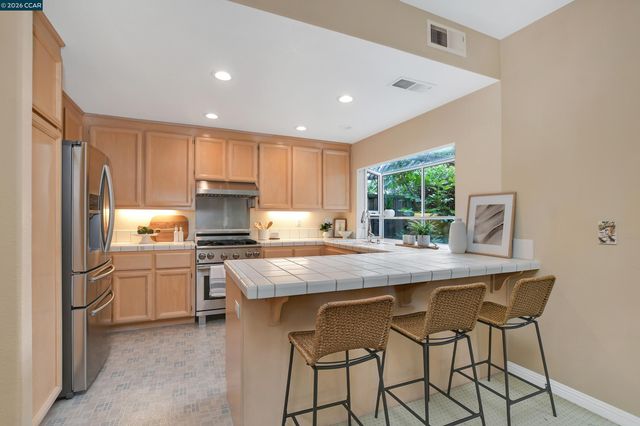 508 Valley View Court, Martinez, CA 94553