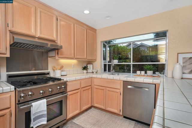 508 Valley View Court, Martinez, CA 94553