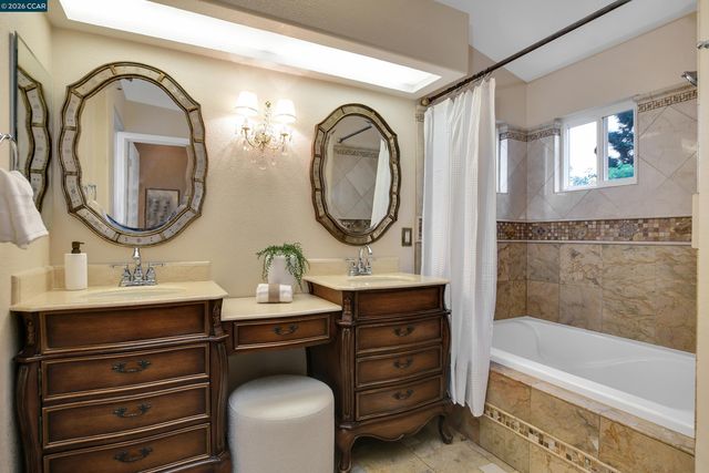 508 Valley View Court, Martinez, CA 94553