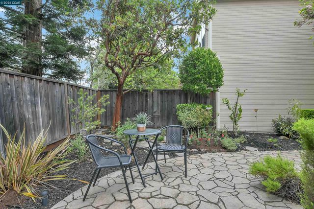 508 Valley View Court, Martinez, CA 94553