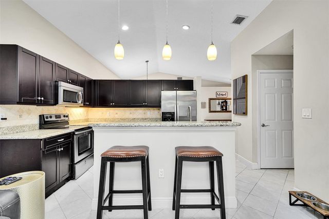 11655 NW 54th St, Coral Springs, FL 33076