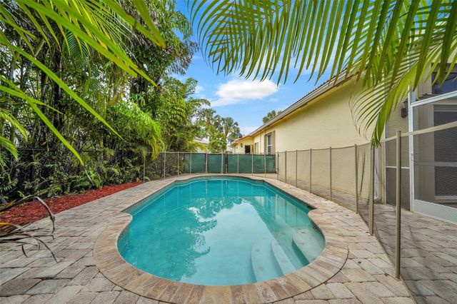 11655 NW 54th St, Coral Springs, FL 33076