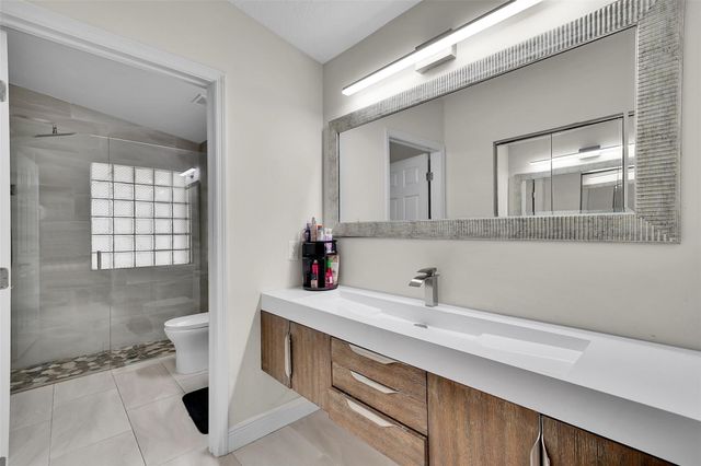 11655 NW 54th St, Coral Springs, FL 33076