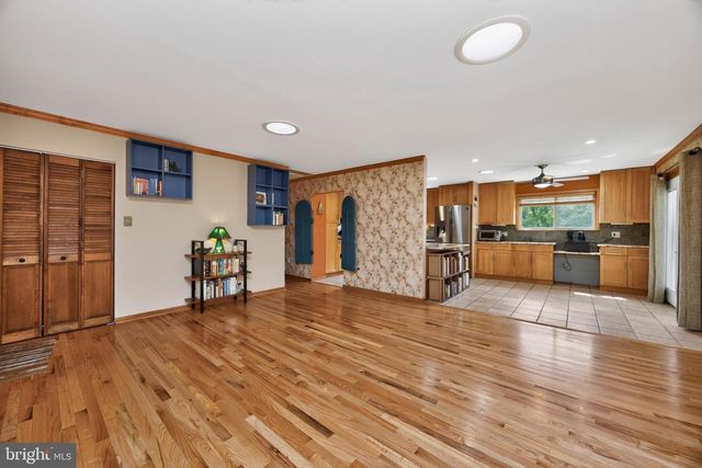 752 RAYNHAM RD, Collegeville, PA 19426