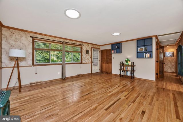 752 RAYNHAM RD, Collegeville, PA 19426