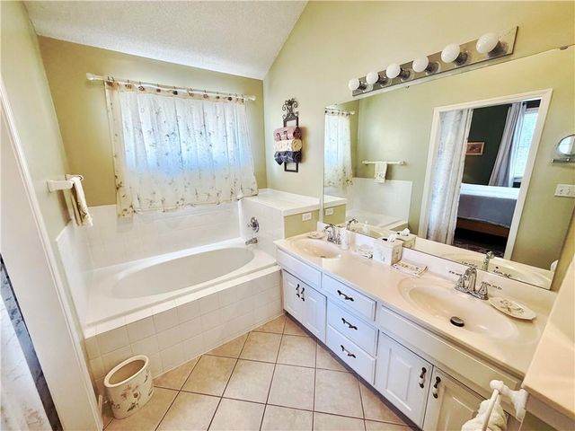 2363 W Elizabeth Street, Olathe, KS 66061